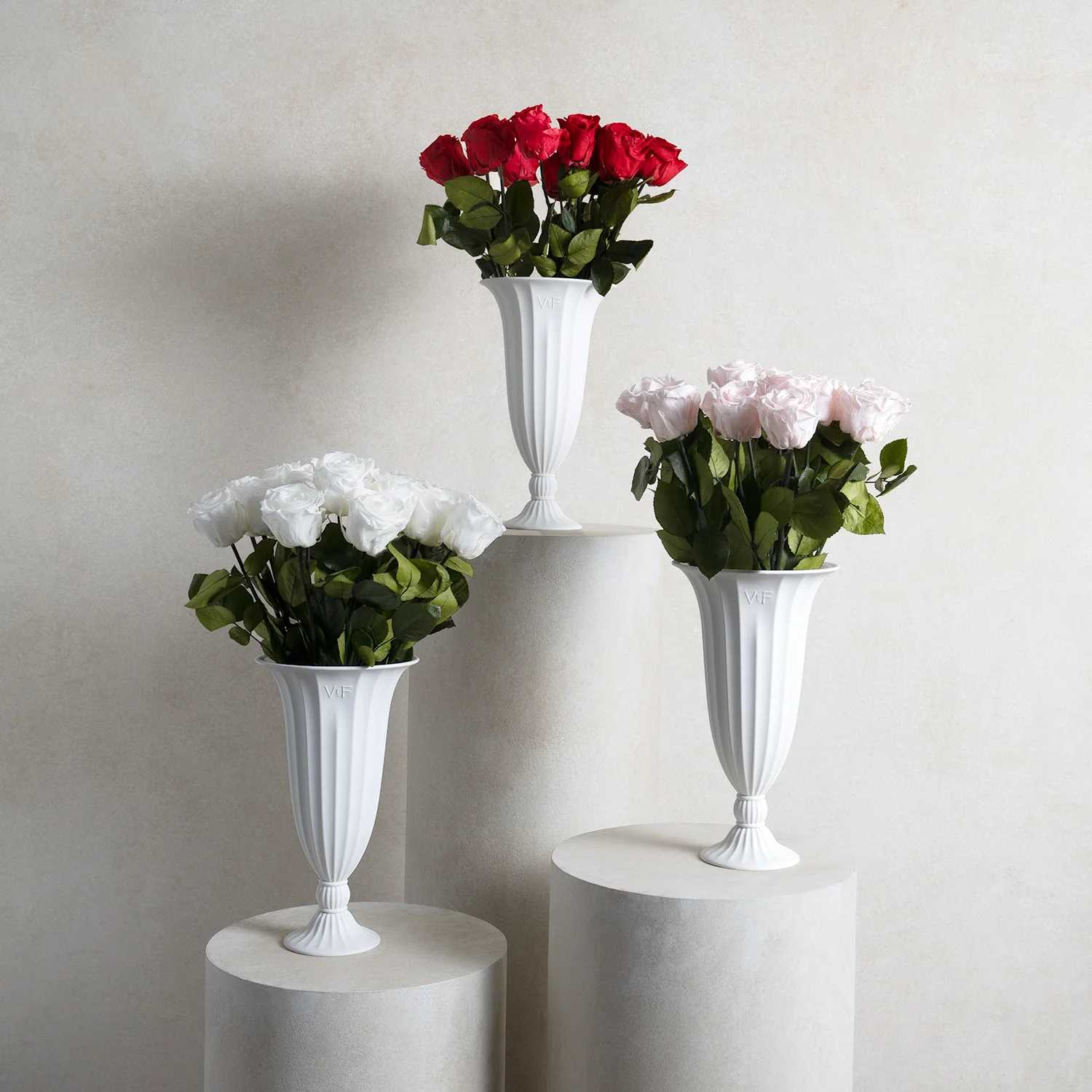 Aphrodite Porcelain Vase - Image 3