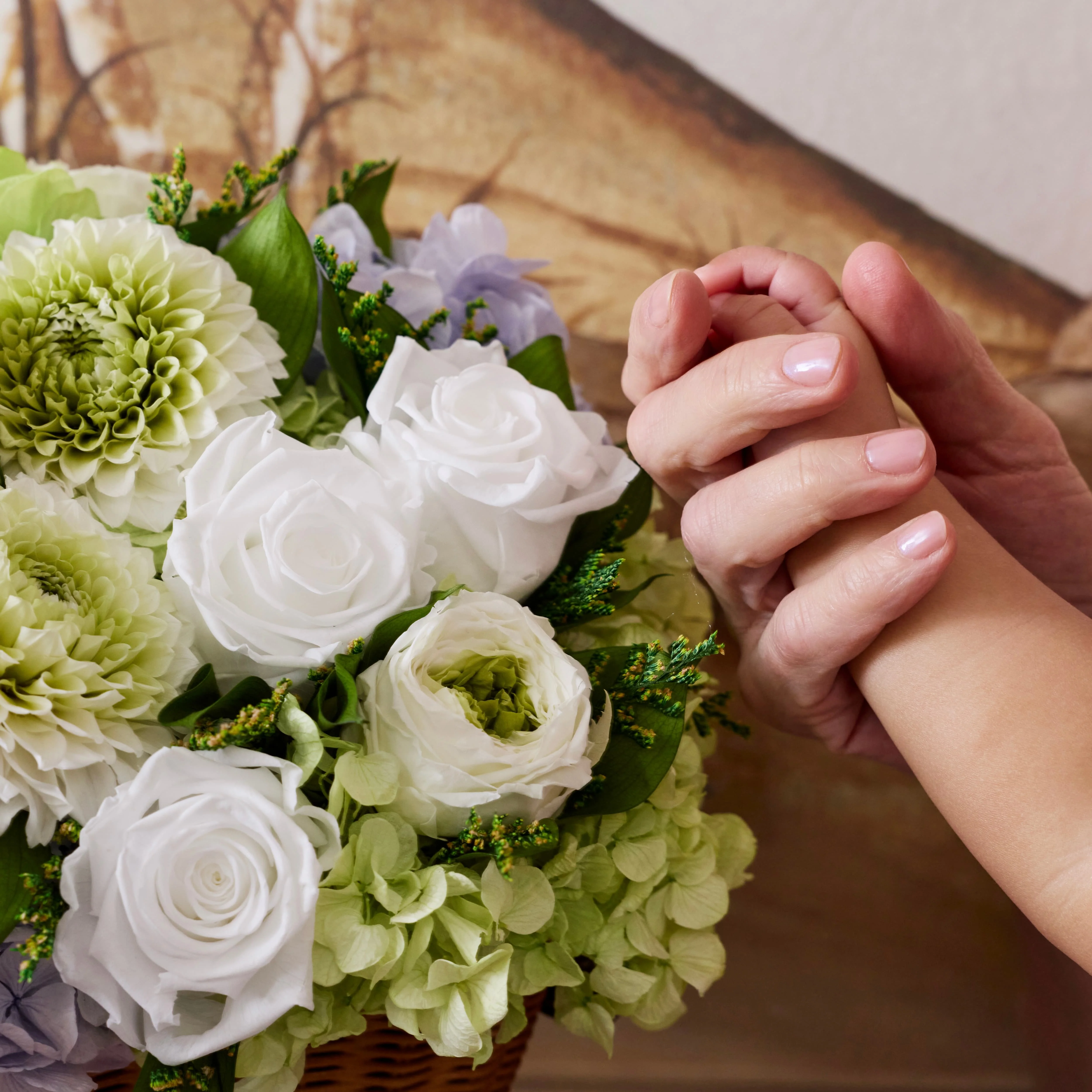 Serene Heirloom Wicker Vase - Image 4