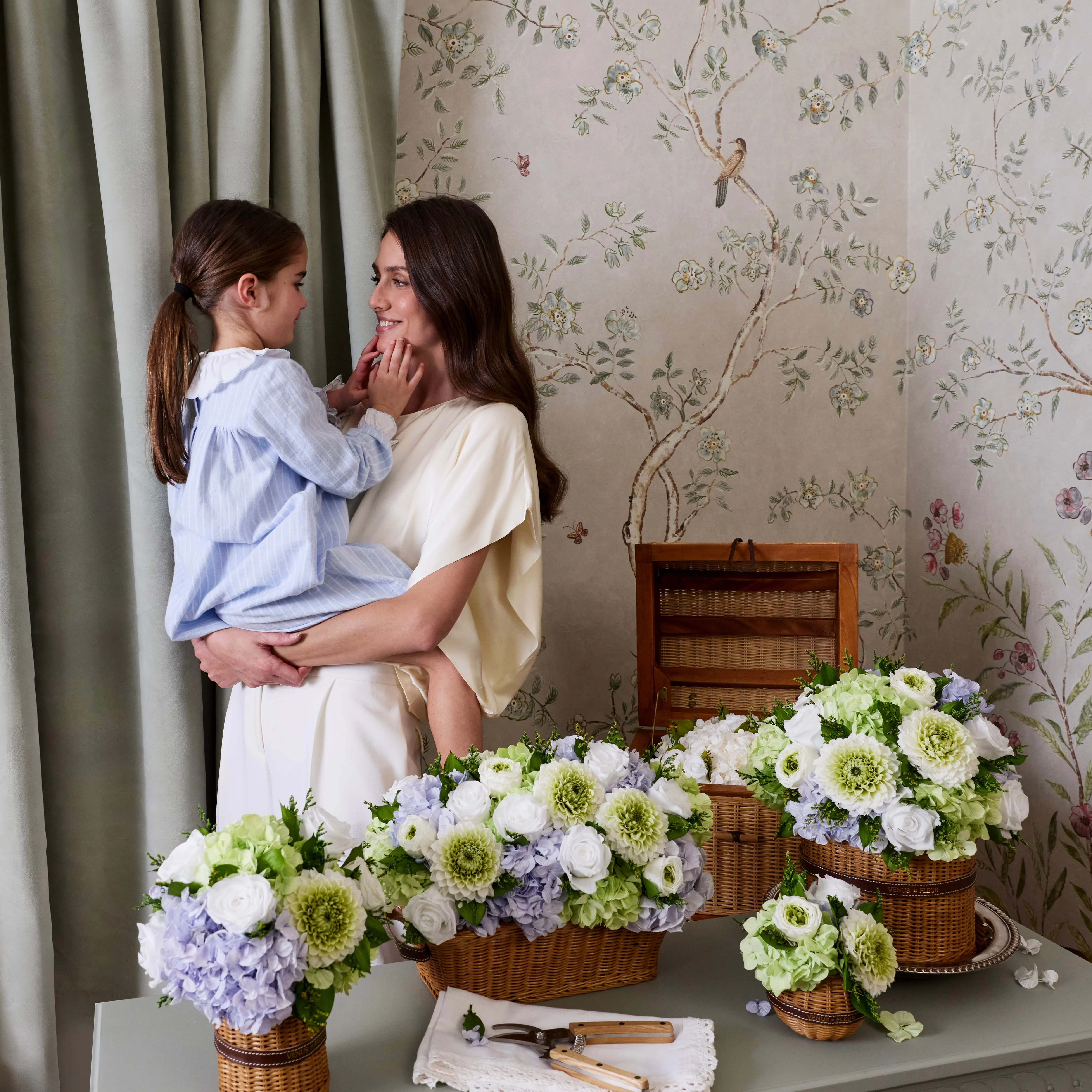 Serene Heirloom Wicker Vase - Image 5